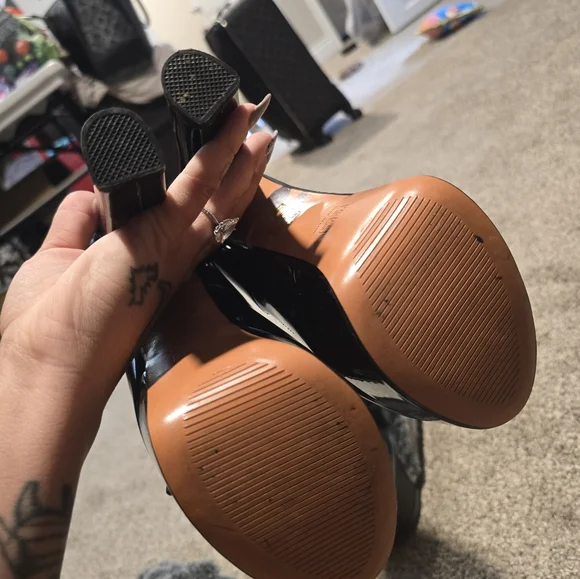 Sexy Black Women's Mary Jane Heels - Picture 4 of 5